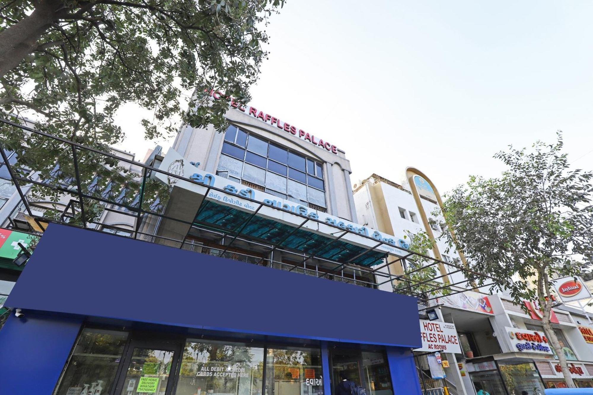 OYO 85289 Hotel Raffles Ahmedabad Exterior foto